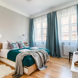 Rent Like - Plac Zamkowy 1/13 Warszawa